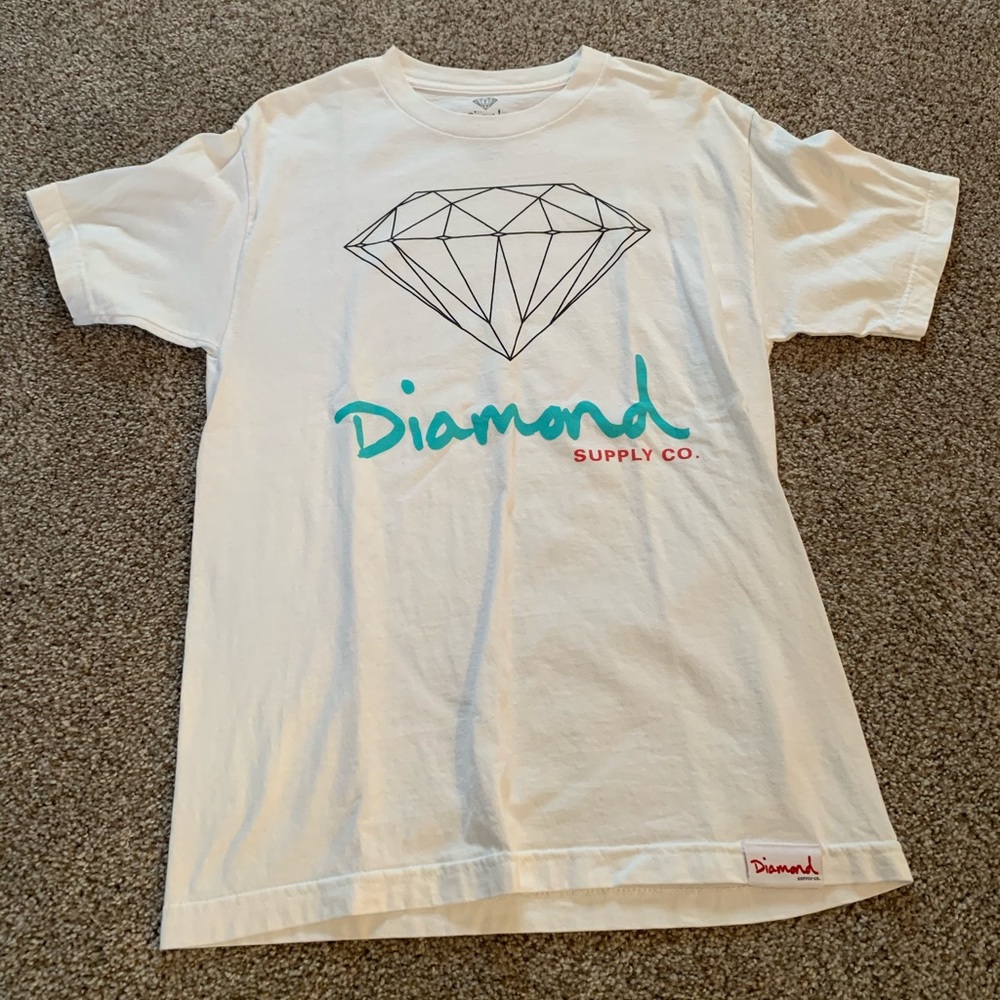 Men’s medium diamond brand shirt
